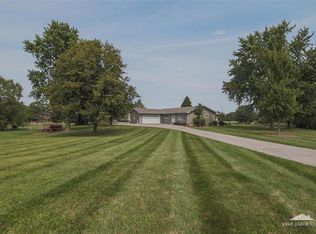 81 Tomahawk Trl, Oswego, IL 60543