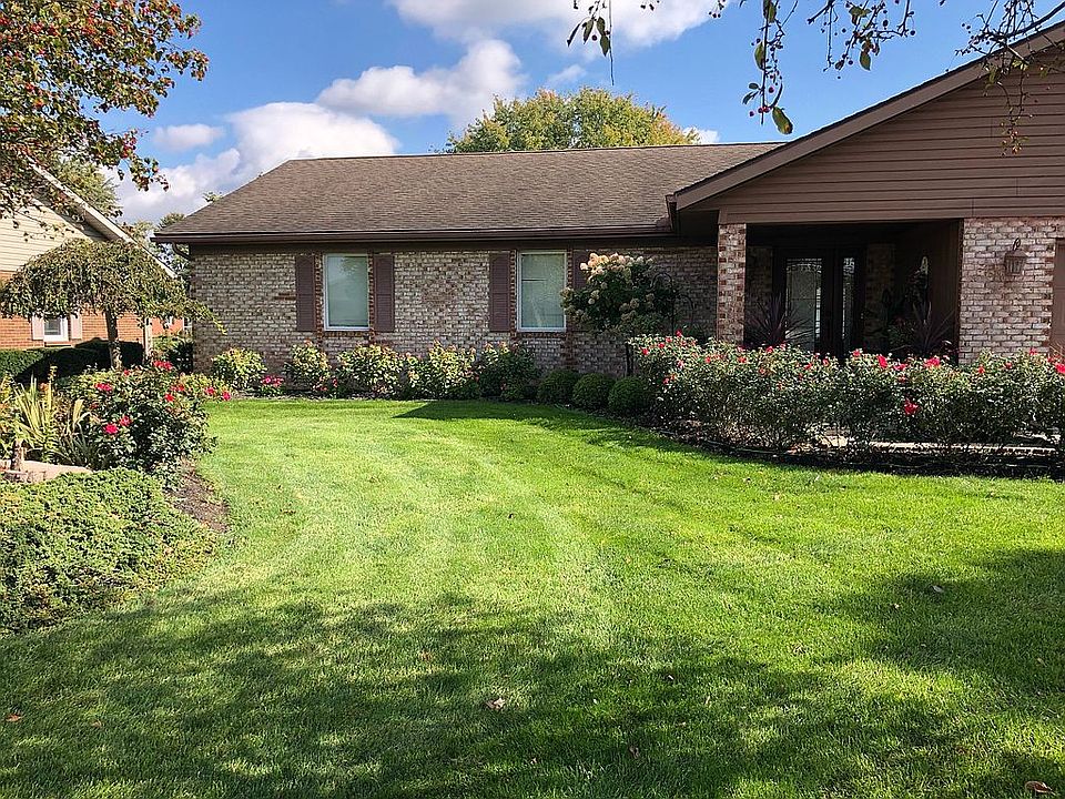 1st image of 261 Grandview Dr