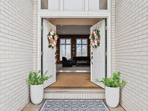3rd image of 709 Placid Ct