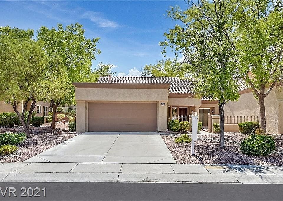 1st image of 2433 Desert Butte Dr