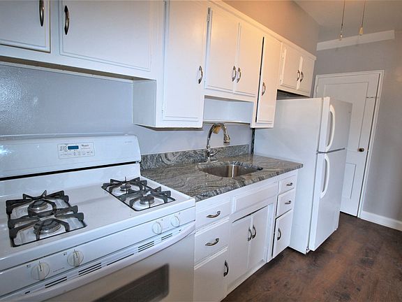 4th image of 2304 Dukeland St
