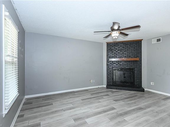5th image of 2208 Franklin Ct