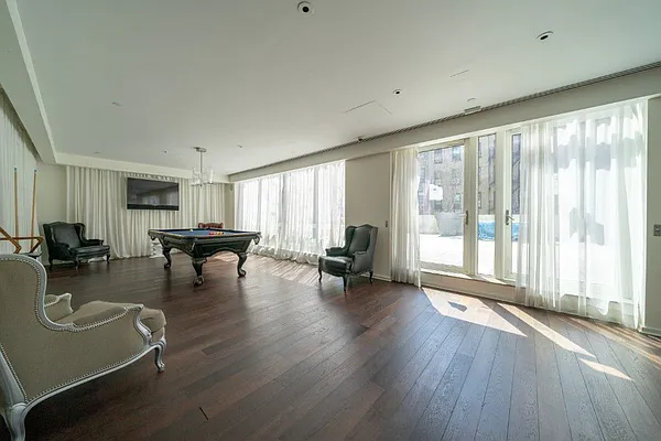 Rented by HOME RESIDENTIAL LLC | media 8