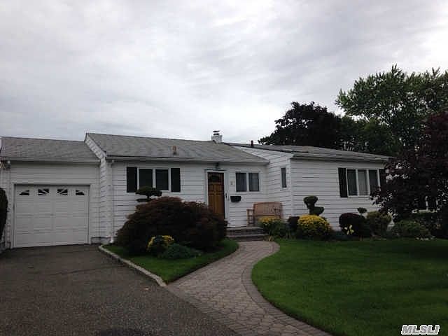 1st image of 6 Helen Ave