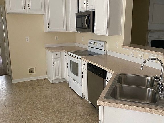2nd image of 300 Southmen Ln #1
