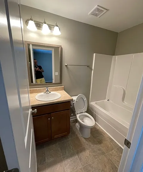 2210 Cedarbrook Ct — Photo 3