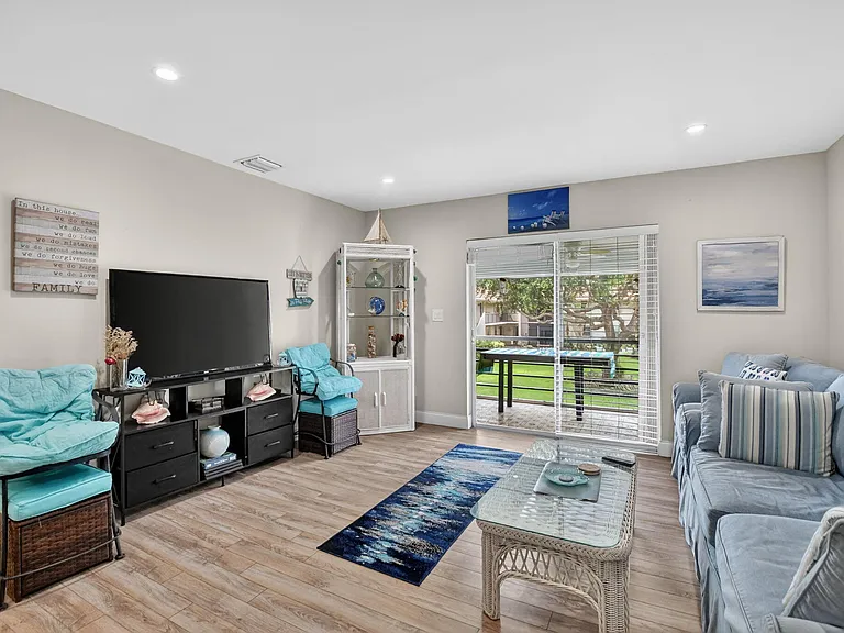 1050 NW 13th St #281D — Photo 7
