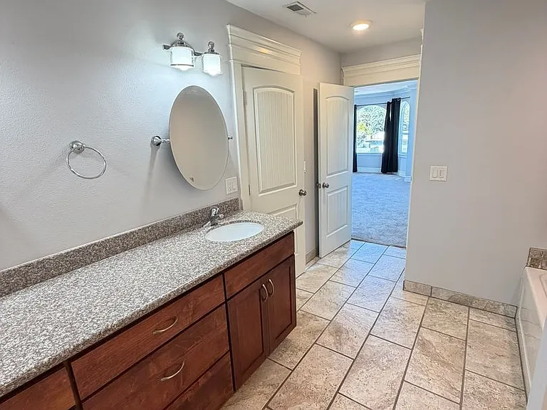 103 W Bishop Way — Photo 23