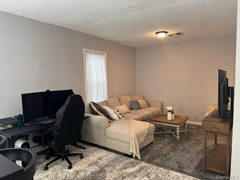 172 Main St #1 — Photo 5