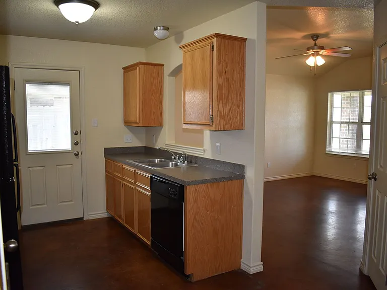 205 Coby Dr — Photo 9
