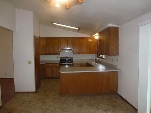 4th image of 1870 Heartwood Dr