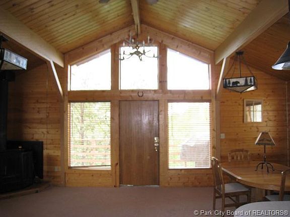 4th image of 601 S Red Willow Ln