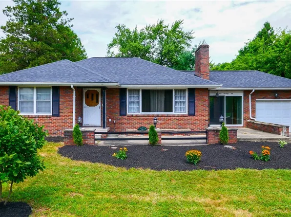 1476 Stepney St, Niles, OH 44446