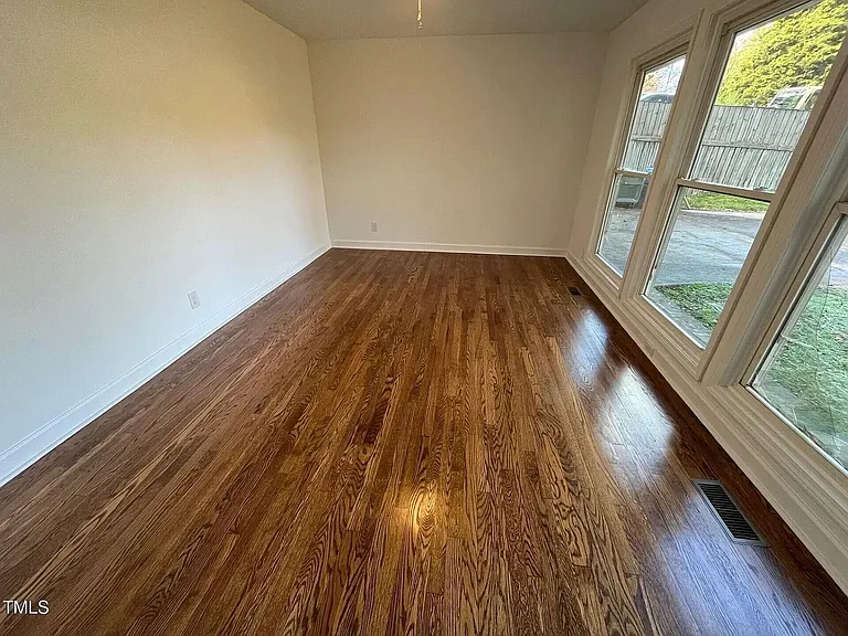916 Forge Rd — Photo 24