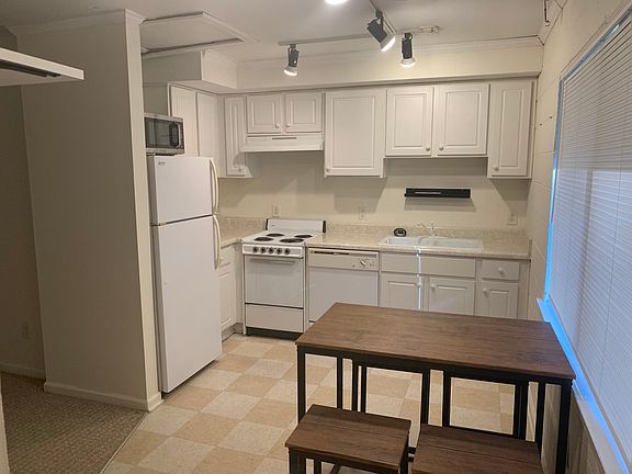 3rd image of 10-610 Shepherd Ln #10