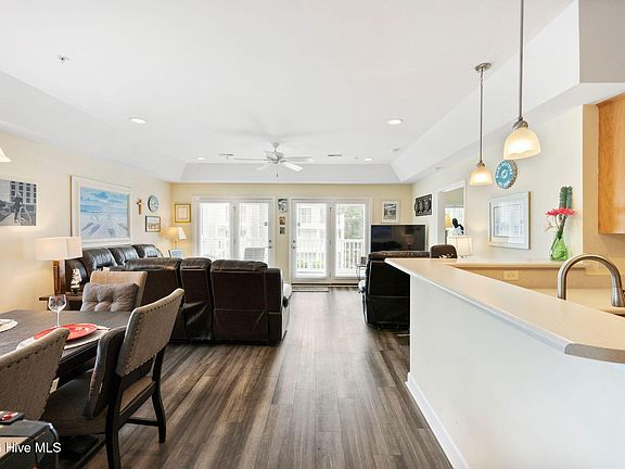 5th image of 908 Resort Circle Unit 705