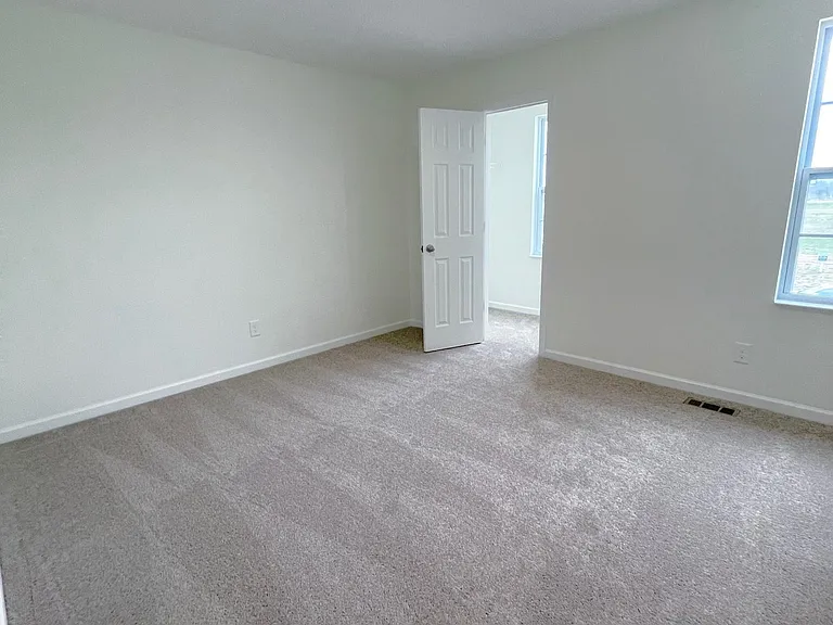 688 Keystone Way — Photo 12