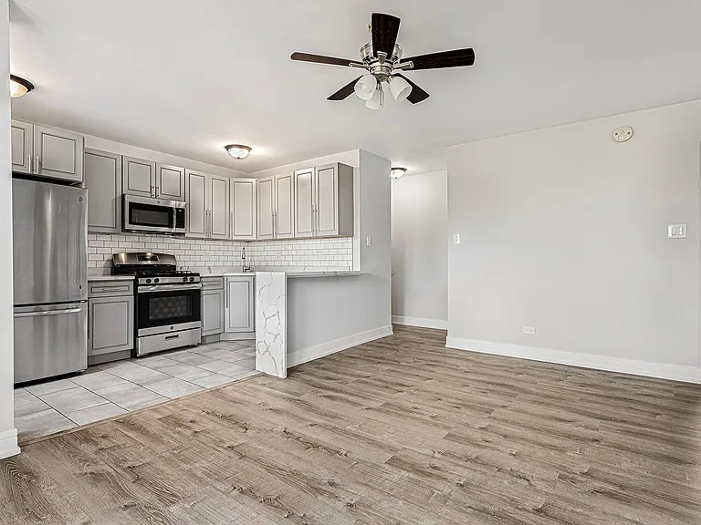 The 1521 Sherwin — Photo 41
