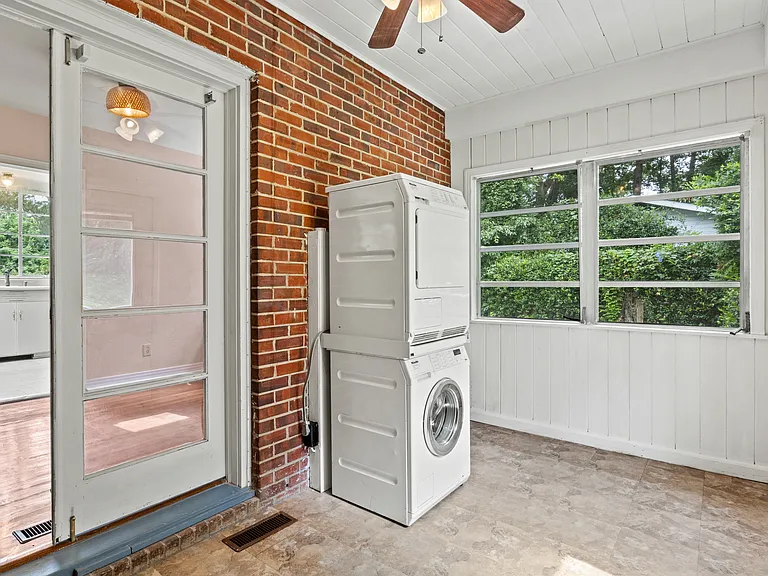 1473 Marion Ave — Photo 7