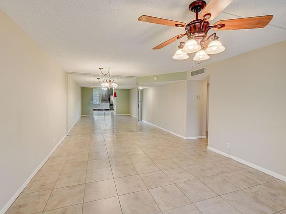 5th image of 8501 Old Country Manor #325