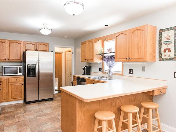 4th image of 1610 Avenue F