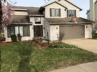 2710 Woodridge Rd #2710, Champaign, IL 61822