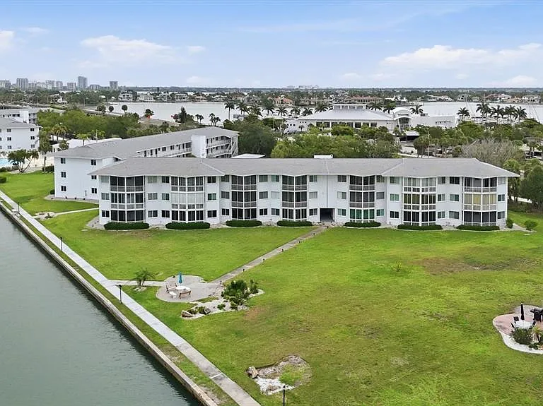 769 John Ringling Blvd #4 — Photo 33