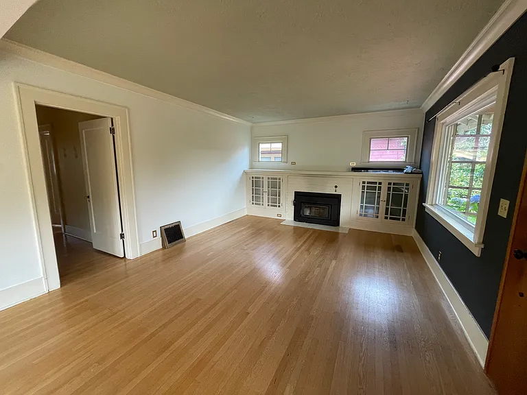5253 NE 30th Ave — Photo 5