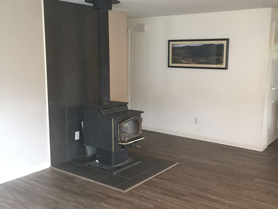 2nd image of 445 29th Pl