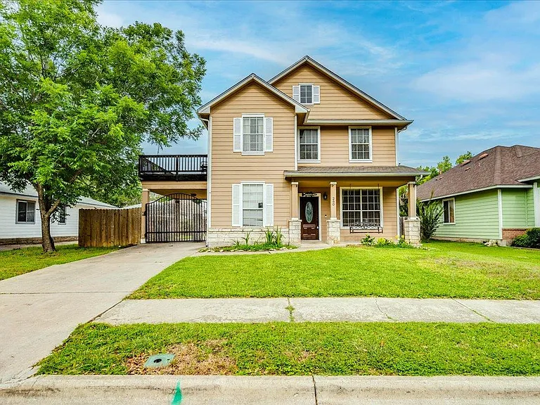 260 Tobin Dr — Photo 2