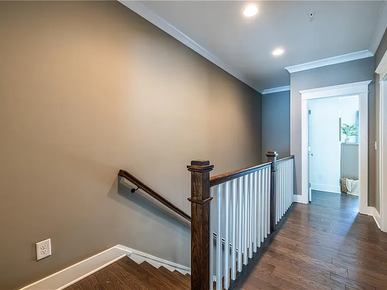 1002 Braeburn Ln — Photo 17