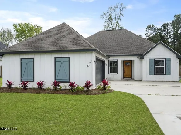 9121 Seahorse Ave, Ocean Springs, MS 39564