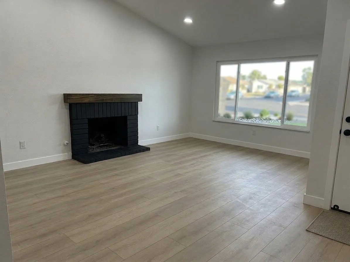3 bed, 1375 sqft, $3,200 — Photo 4