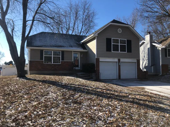 2039 E Mohawk Ct, Olathe, KS 66062