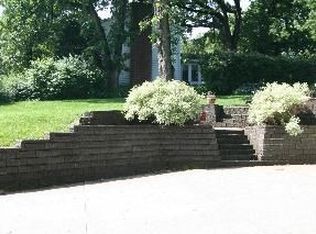325 W 9th St S, Newton, IA 50208