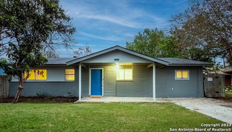 1st image of 250 PARK LN
