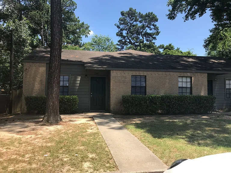 136 Jester Cir — Photo 1