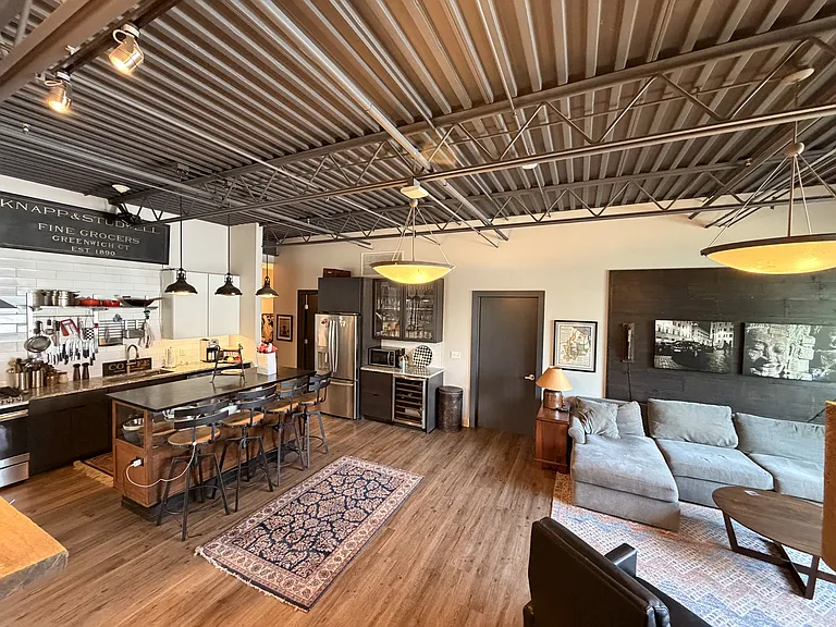 337 University Ave #2A — Photo 5