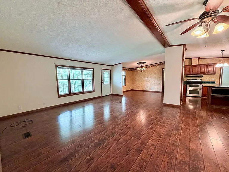 3081 Highway 81 S — Photo 21