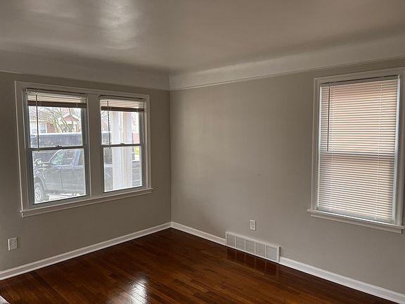 5th image of 4353 Buckingham Ave