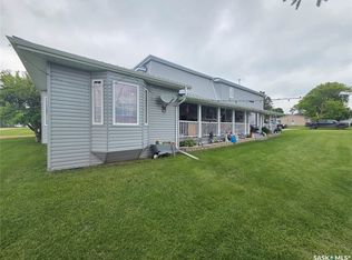 15 Adelaide St, Manor, SK S0C1R0