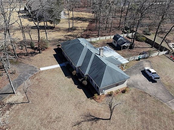 3rd image of 911 Noble Rd