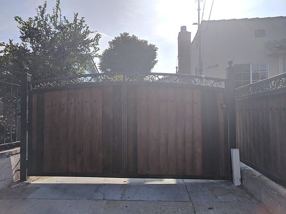 4th image of 10616 Nassau Ave