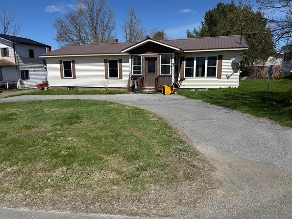 7 Mcmanus Street, Washburn, ME 04786