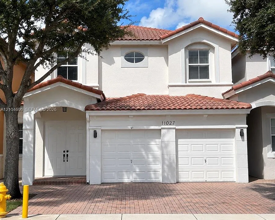 11027 NW 86th Ter