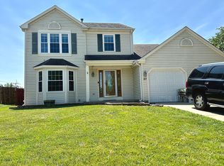 27 Jefferson Ln, Streamwood, IL