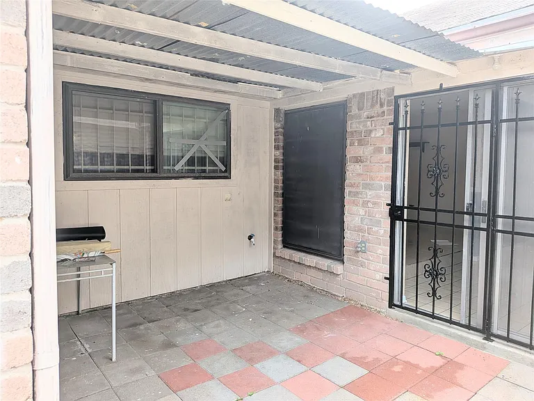 6223 Gladewell Dr — Photo 9