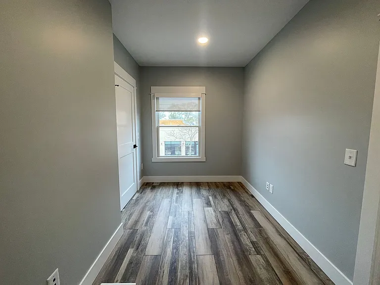 203 Warren Ave SE — Photo 21