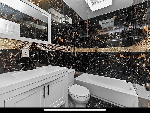 3rd image of 355 Tree St