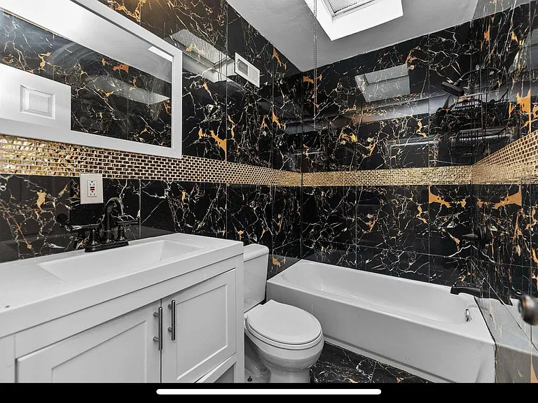 355 Tree St — Photo 3